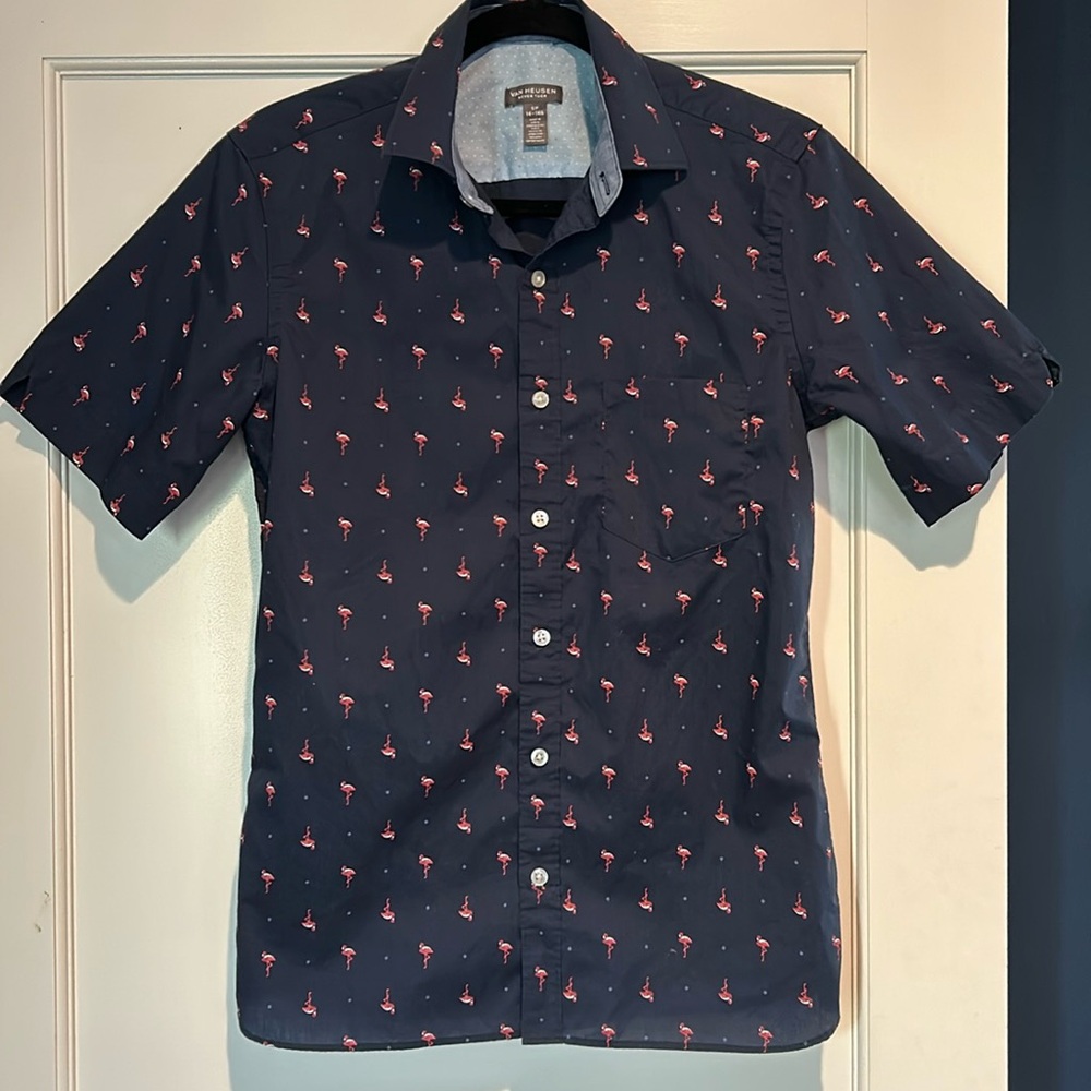 Men’s Van Heusen Nevertuck button down shirt